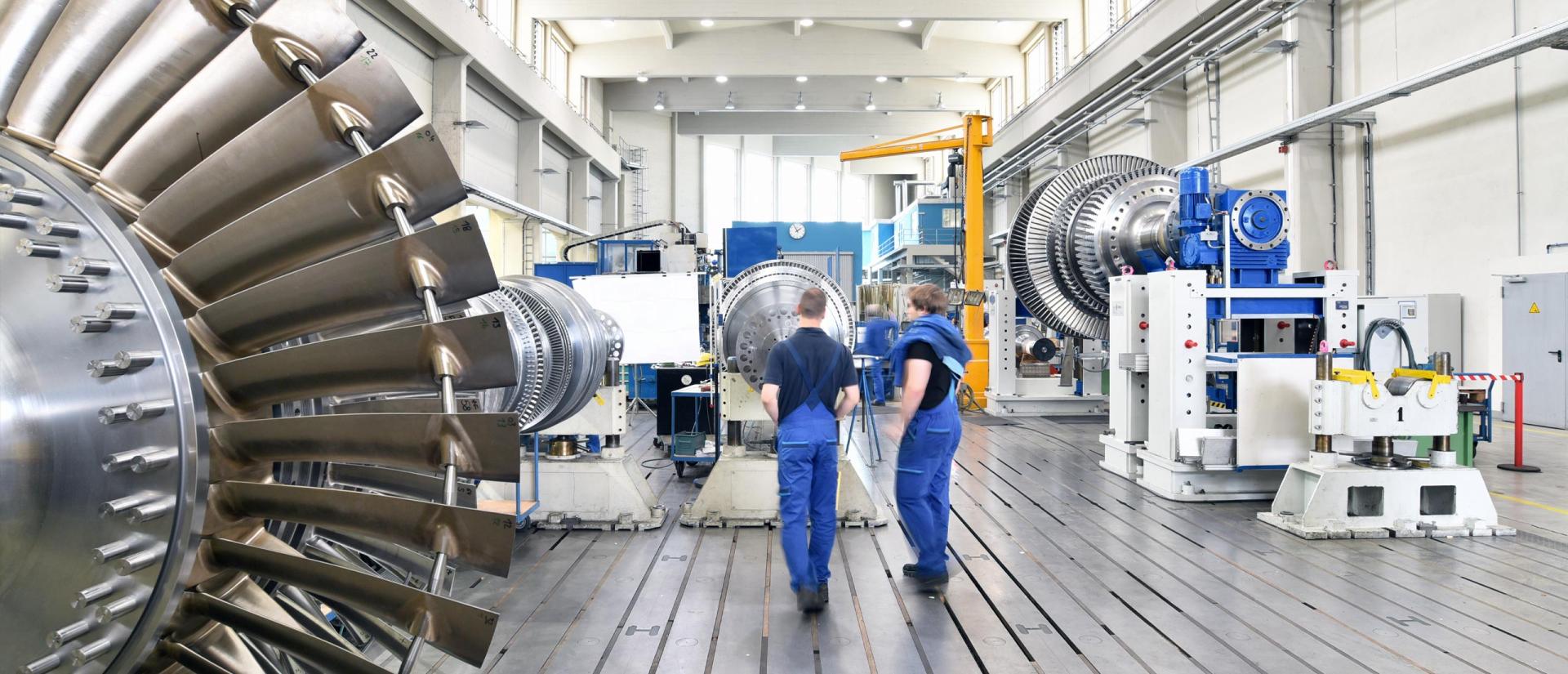 Untnehmenshalle des Maschinenbaus, für den Stäbe aus Stahl hergestellt werden