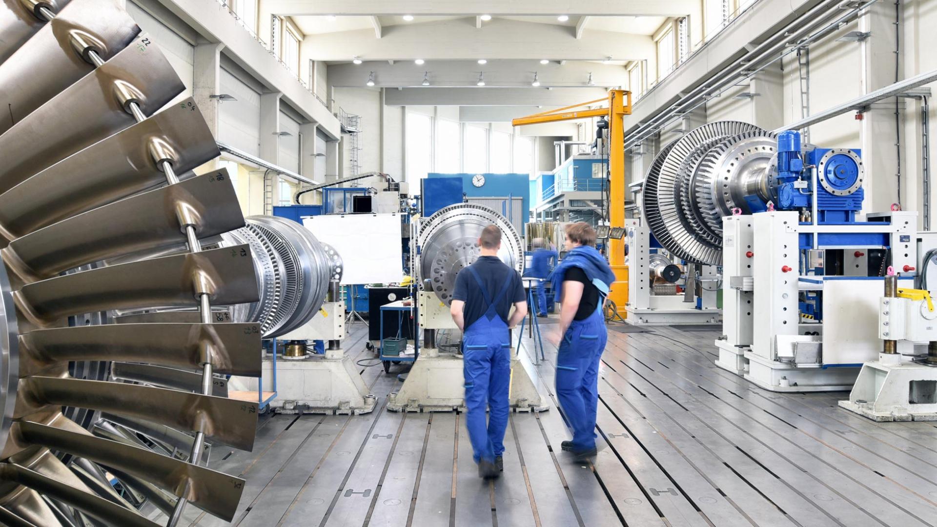 Halle d'entreprise de la construction mécanique pour laquelle des barres en acier sont fabriquées